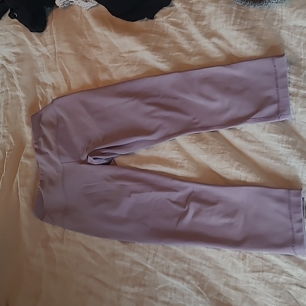 90Degree, Lavender, cropped leggings. Size Small